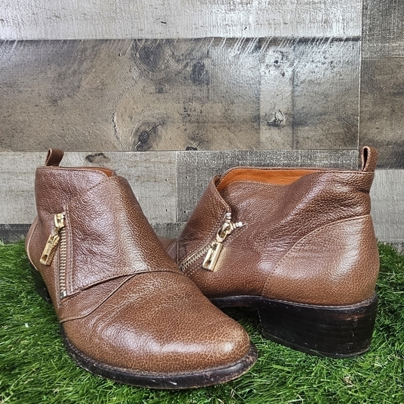 🎉Host Pick 🎉🎉Rebecca Minkoff Ankle booties - Picture 1 of 12